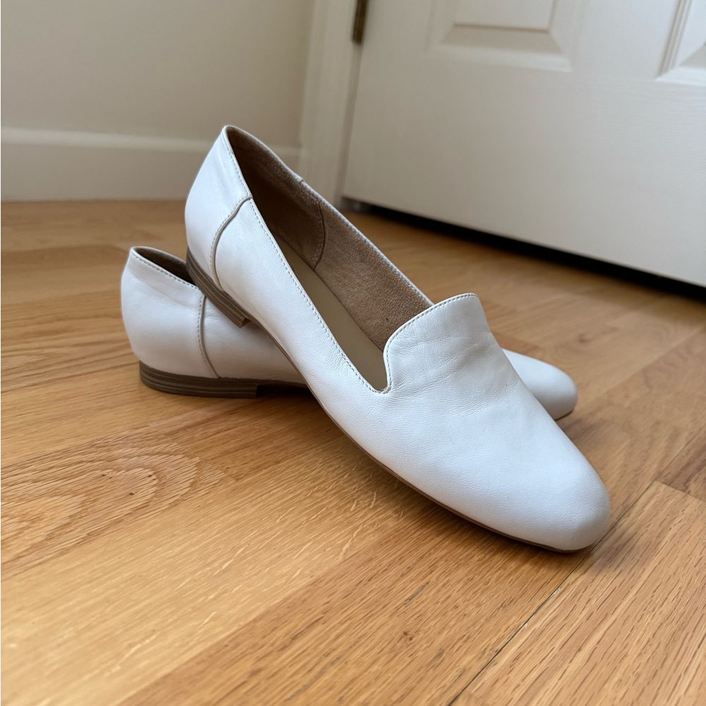 Naturalizer White Leather Loafers Size 8 Comfort Slip On Flats Minimalist